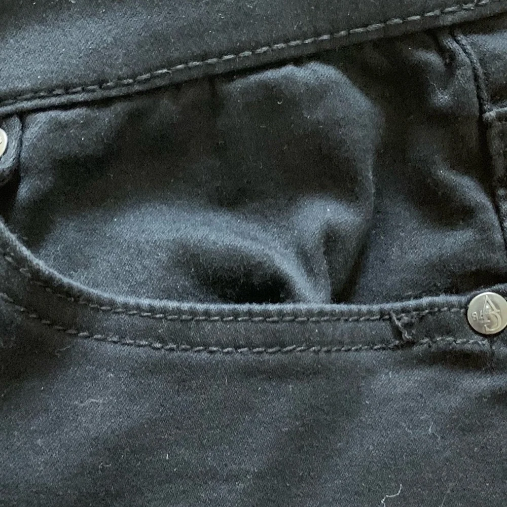 GLORIA VANDERBILT 10 Petite Black Jeans